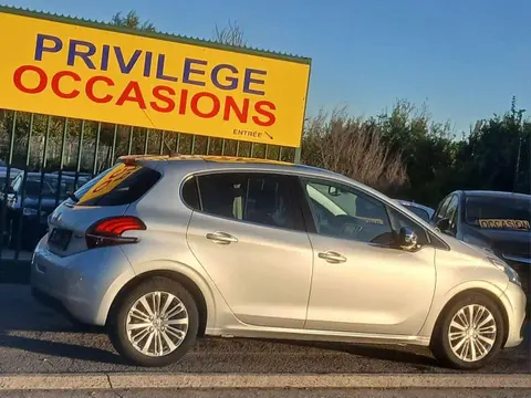 Used PEUGEOT 208 Petrol 2017 Ad 