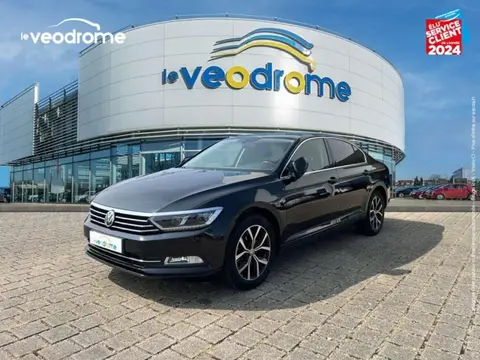 Used VOLKSWAGEN PASSAT Petrol 2018 Ad 