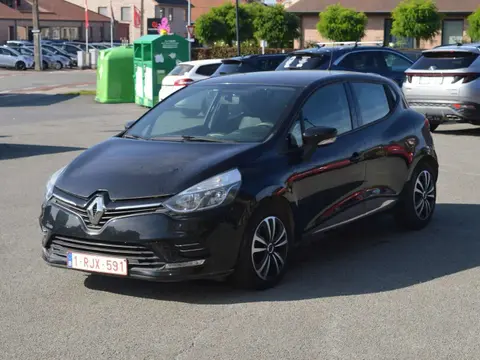 Used RENAULT CLIO Petrol 2017 Ad Belgium