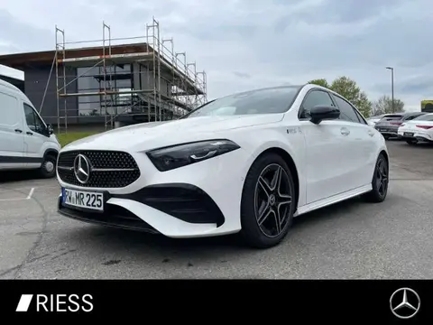 Used MERCEDES-BENZ CLASSE CLA Hybrid 2024 Ad 