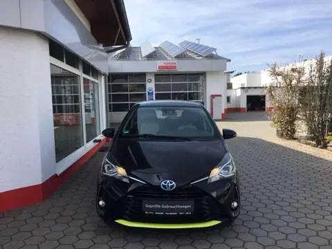 Used TOYOTA YARIS Hybrid 2017 Ad 