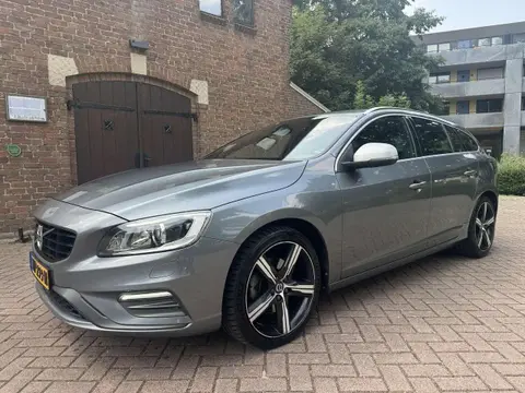 Annonce VOLVO V60 Essence 2017 d'occasion 