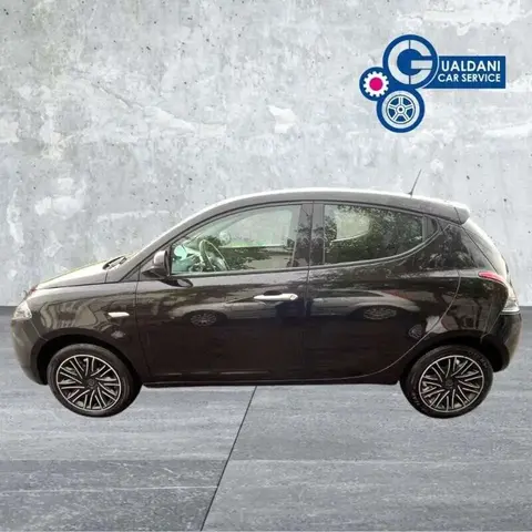 Used LANCIA YPSILON Hybrid 2022 Ad 