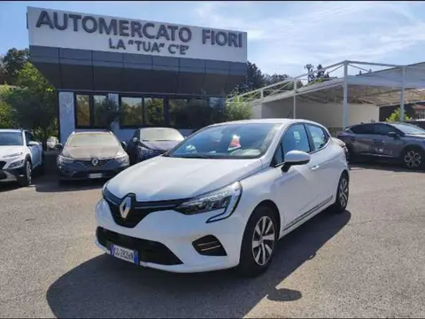 Used RENAULT CLIO Hybrid 2021 Ad 