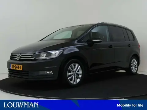 Used VOLKSWAGEN TOURAN Petrol 2018 Ad 