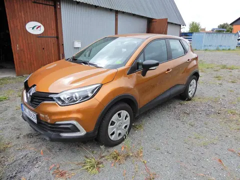 Used RENAULT CAPTUR Petrol 2017 Ad 