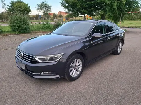 Used VOLKSWAGEN PASSAT Petrol 2018 Ad 