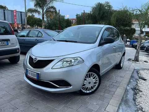 Annonce LANCIA YPSILON Essence 2017 d'occasion 