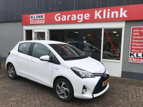 Used TOYOTA YARIS Hybrid 2015 Ad 