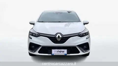 Used RENAULT CLIO Hybrid 2021 Ad 