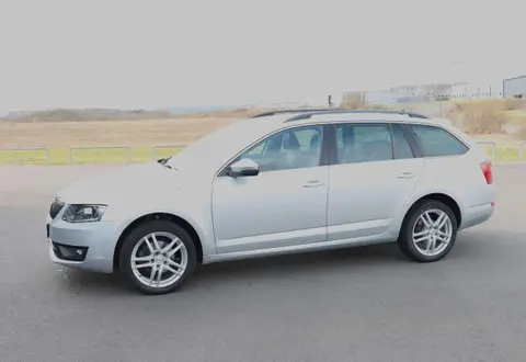 Used SKODA OCTAVIA Petrol 2015 Ad 