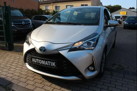 Used TOYOTA YARIS Hybrid 2017 Ad 