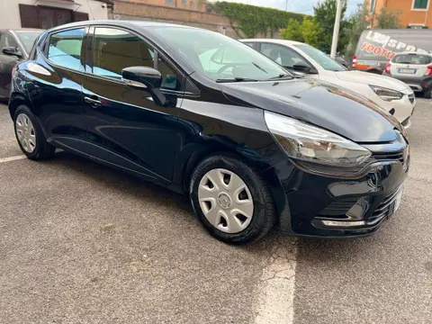 Used RENAULT CLIO LPG 2017 Ad 