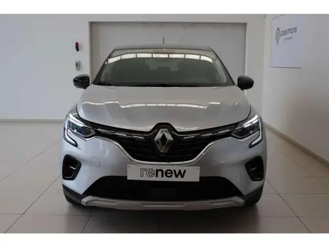 Used RENAULT CAPTUR Hybrid 2022 Ad 