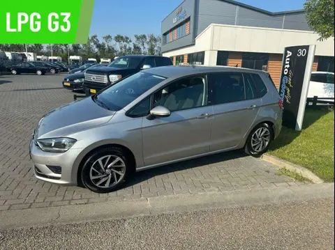 Used VOLKSWAGEN GOLF LPG 2017 Ad 