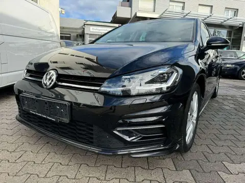 Used VOLKSWAGEN GOLF Petrol 2018 Ad 