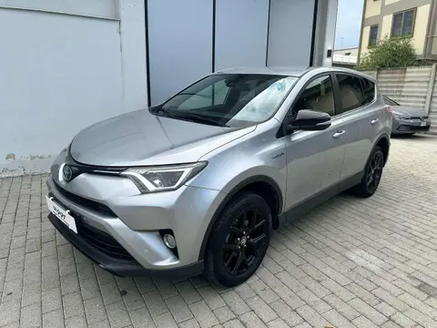 Used TOYOTA RAV4 Hybrid 2018 Ad 