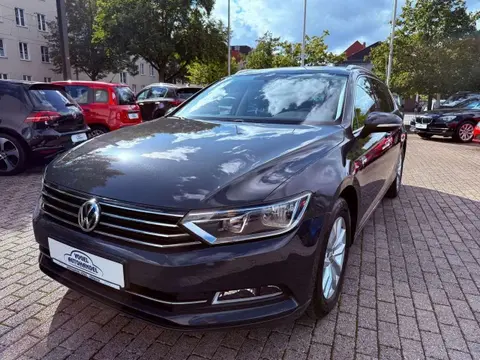 Used VOLKSWAGEN PASSAT Petrol 2015 Ad 