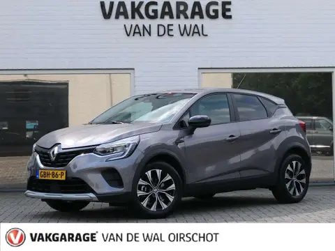 Used RENAULT CAPTUR Hybrid 2023 Ad 