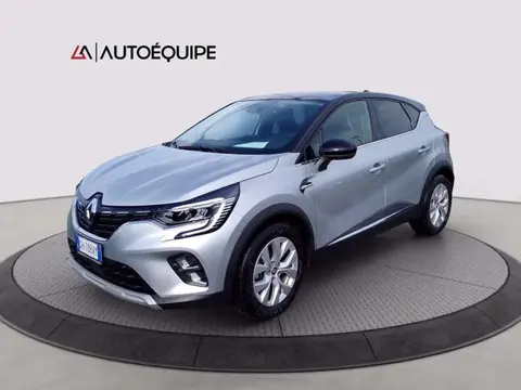 Used RENAULT CAPTUR Hybrid 2022 Ad 