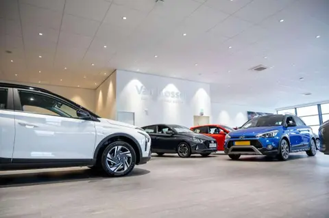 Used HYUNDAI KONA Hybrid 2021 Ad 