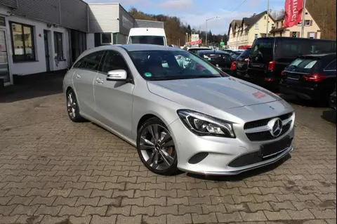 Used MERCEDES-BENZ CLASSE CLA Petrol 2016 Ad 