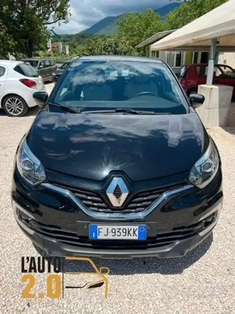 Used RENAULT CAPTUR Petrol 2017 Ad 