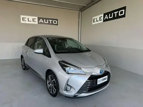 Used TOYOTA YARIS Hybrid 2019 Ad 