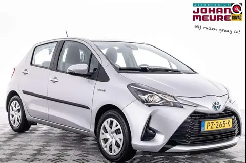 Used TOYOTA YARIS Hybrid 2017 Ad 