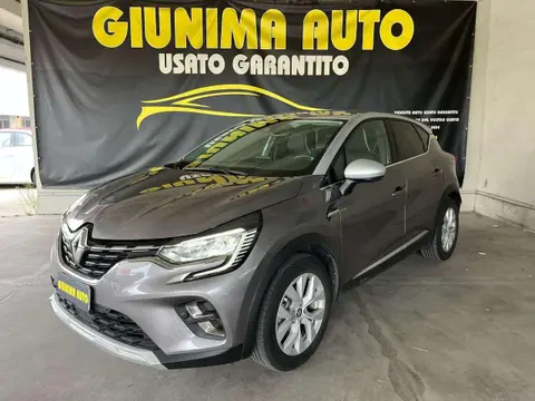 Used RENAULT CAPTUR Hybrid 2022 Ad 