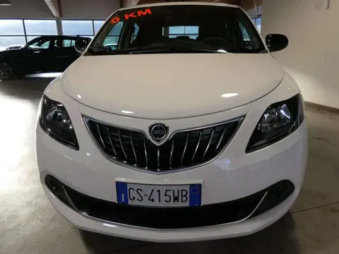 Annonce LANCIA YPSILON Hybride 2024 en leasing 