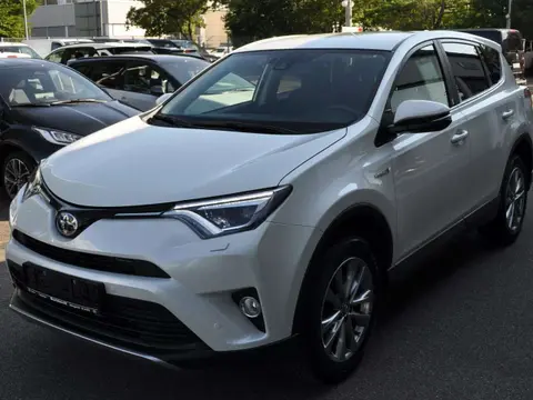 Used TOYOTA RAV4 Hybrid 2018 Ad Germany