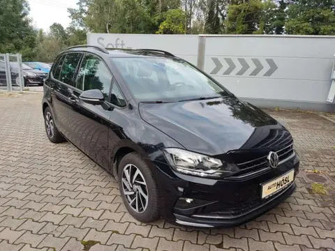 Used VOLKSWAGEN GOLF Petrol 2018 Ad 