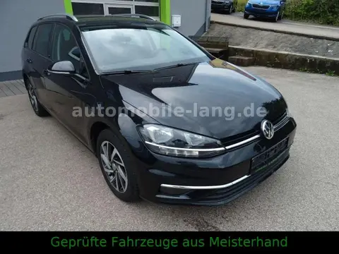 Used VOLKSWAGEN GOLF Petrol 2017 Ad 