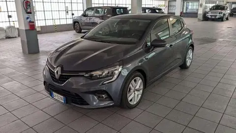 Used RENAULT CLIO Hybrid 2021 Ad 