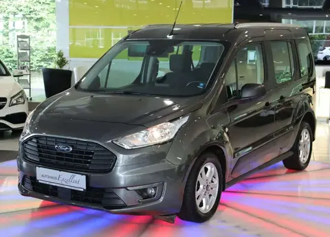 Used FORD TOURNEO Petrol 2019 Ad 