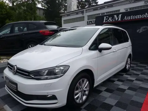 Used VOLKSWAGEN TOURAN Petrol 2019 Ad 