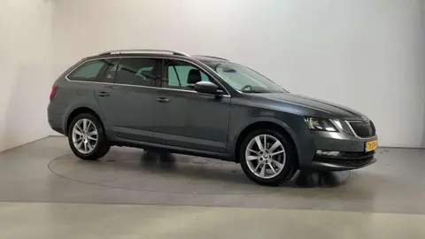 Used SKODA OCTAVIA Petrol 2018 Ad 