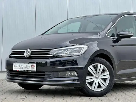 Used VOLKSWAGEN TOURAN Petrol 2018 Ad 