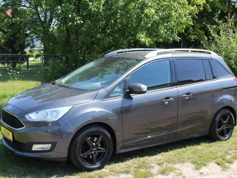 Used FORD GRAND C-MAX Petrol 2016 Ad 