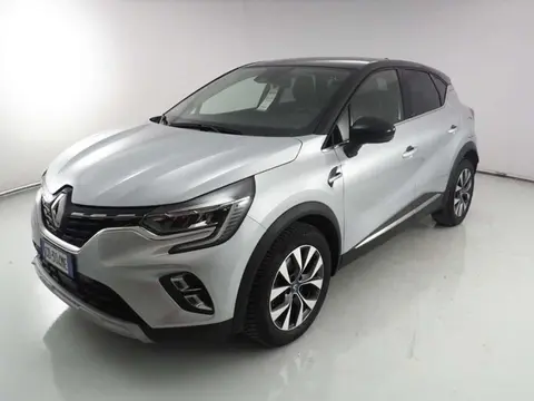 Used RENAULT CAPTUR Hybrid 2021 Ad 