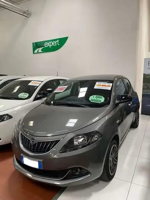 Used LANCIA YPSILON Hybrid 2022 Ad 