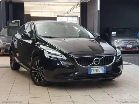 Annonce VOLVO V40 Essence 2019 d'occasion 