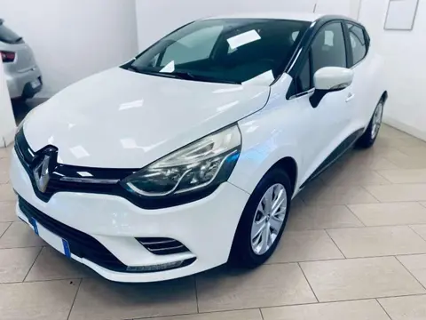 Used RENAULT CLIO LPG 2017 Ad 