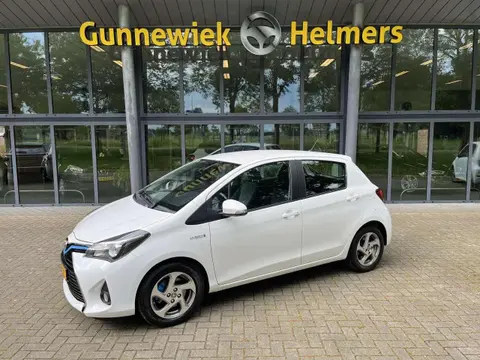 Used TOYOTA YARIS Hybrid 2016 Ad 