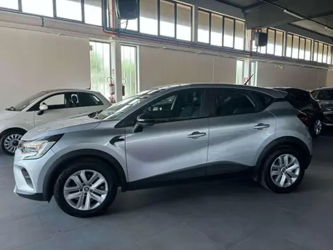 Used RENAULT CAPTUR Hybrid 2021 Ad 