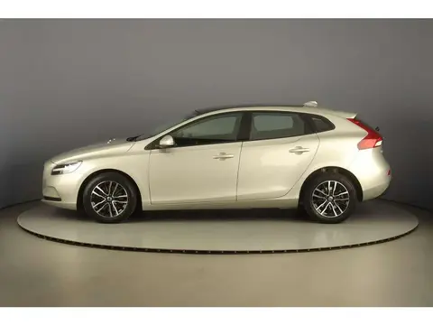 Annonce VOLVO V40 Essence 2019 d'occasion 