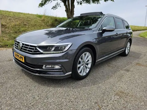 Used VOLKSWAGEN PASSAT Petrol 2016 Ad 