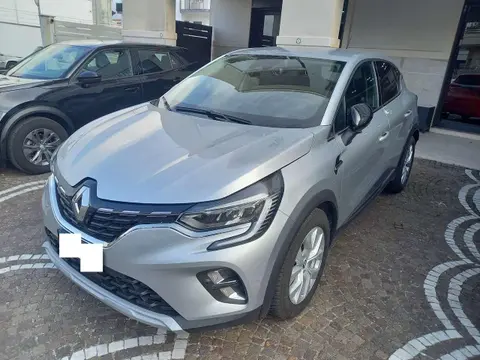 Used RENAULT CAPTUR Hybrid 2021 Ad 