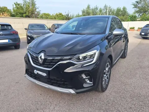 Used RENAULT CAPTUR Hybrid 2022 Ad 